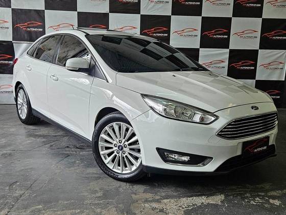 FORD FOCUS 2.0 TITANIUM 16V FLEX 4P POWERSHIFT FORD FOCUS 2.0 TITANIUM 16V FLEX 4P POWERSHIFT